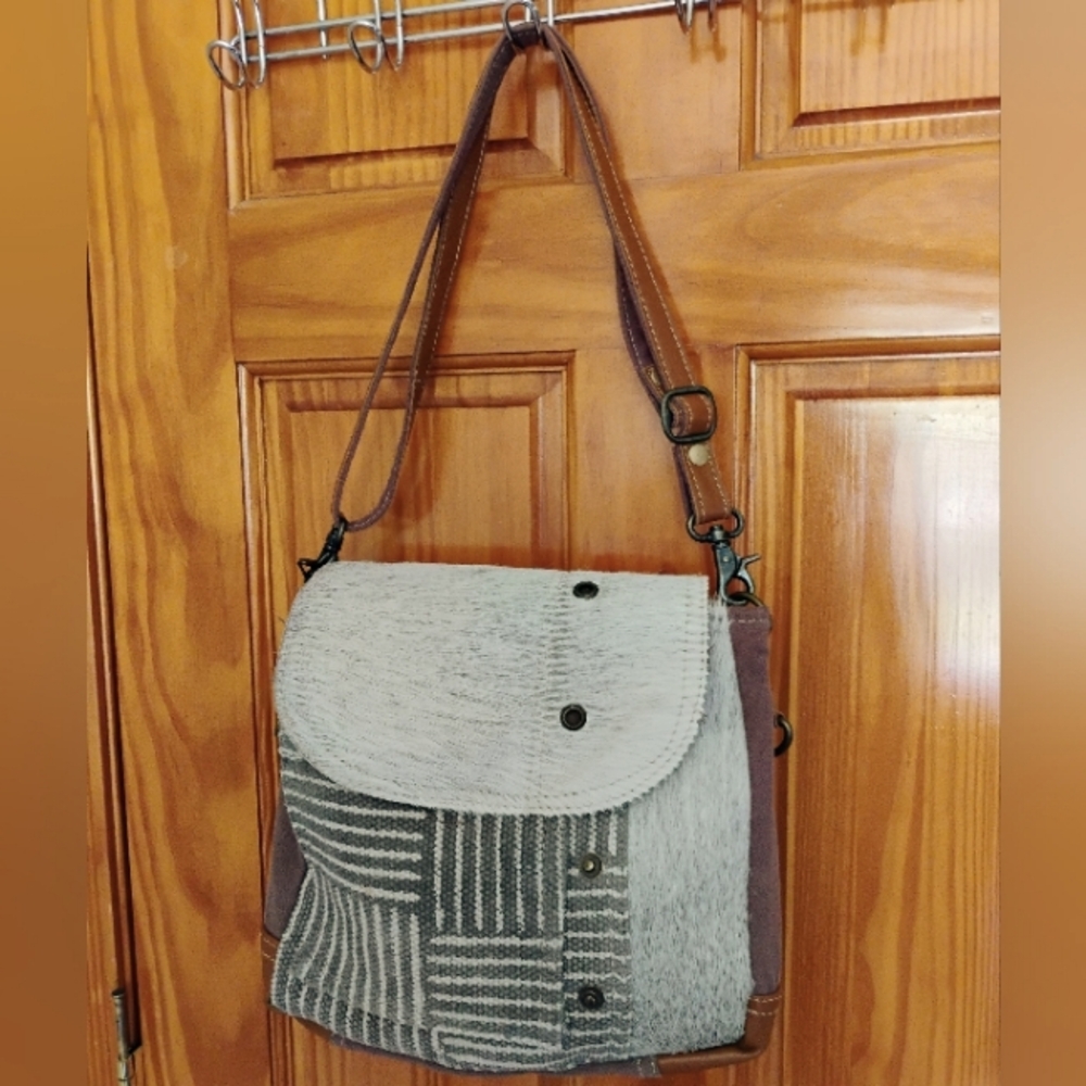 Myra, shoulder bag, NEW with tags.
